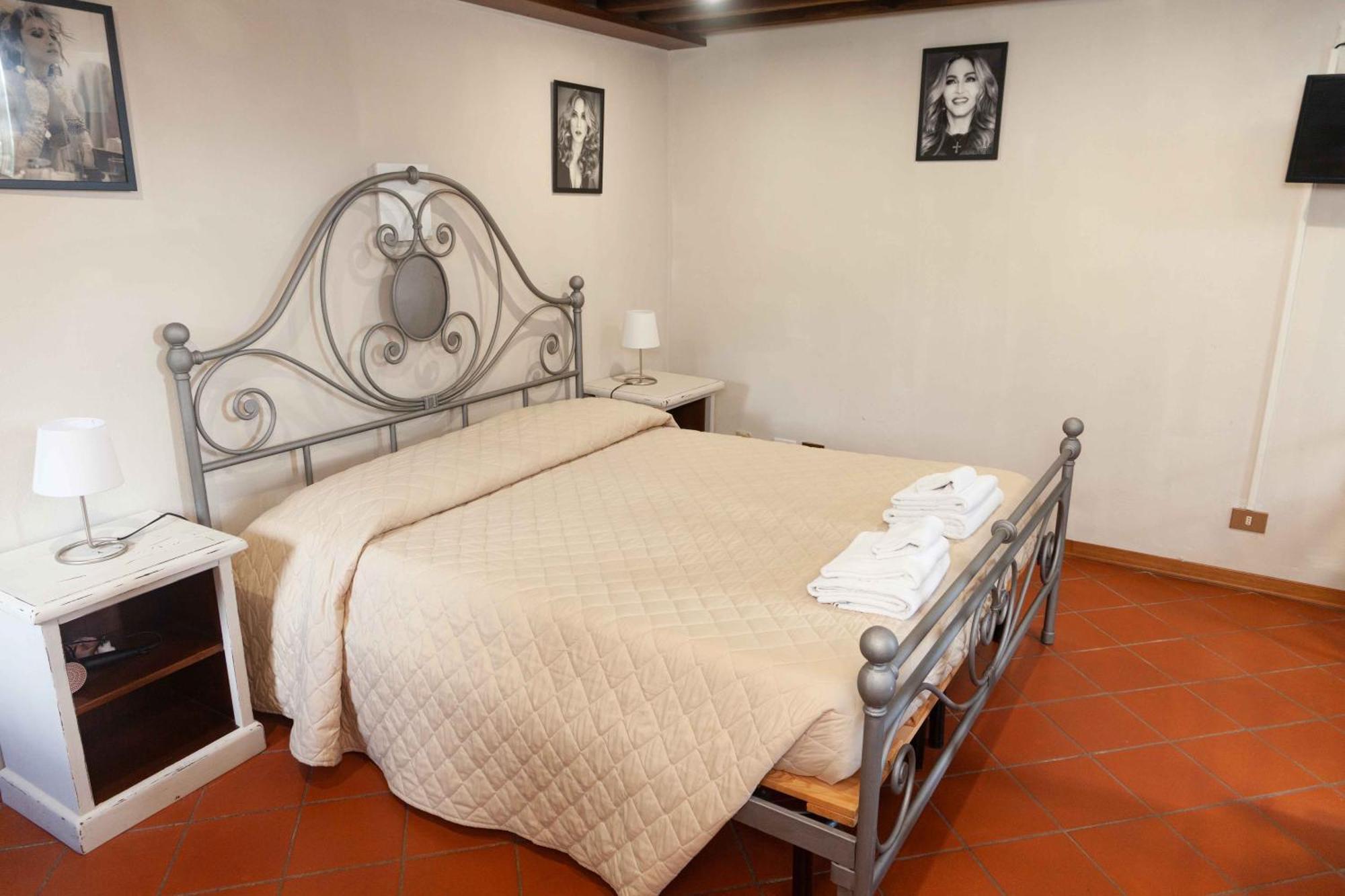 Acomodação com café da manhã  Torre Degli Onesti Lucca
